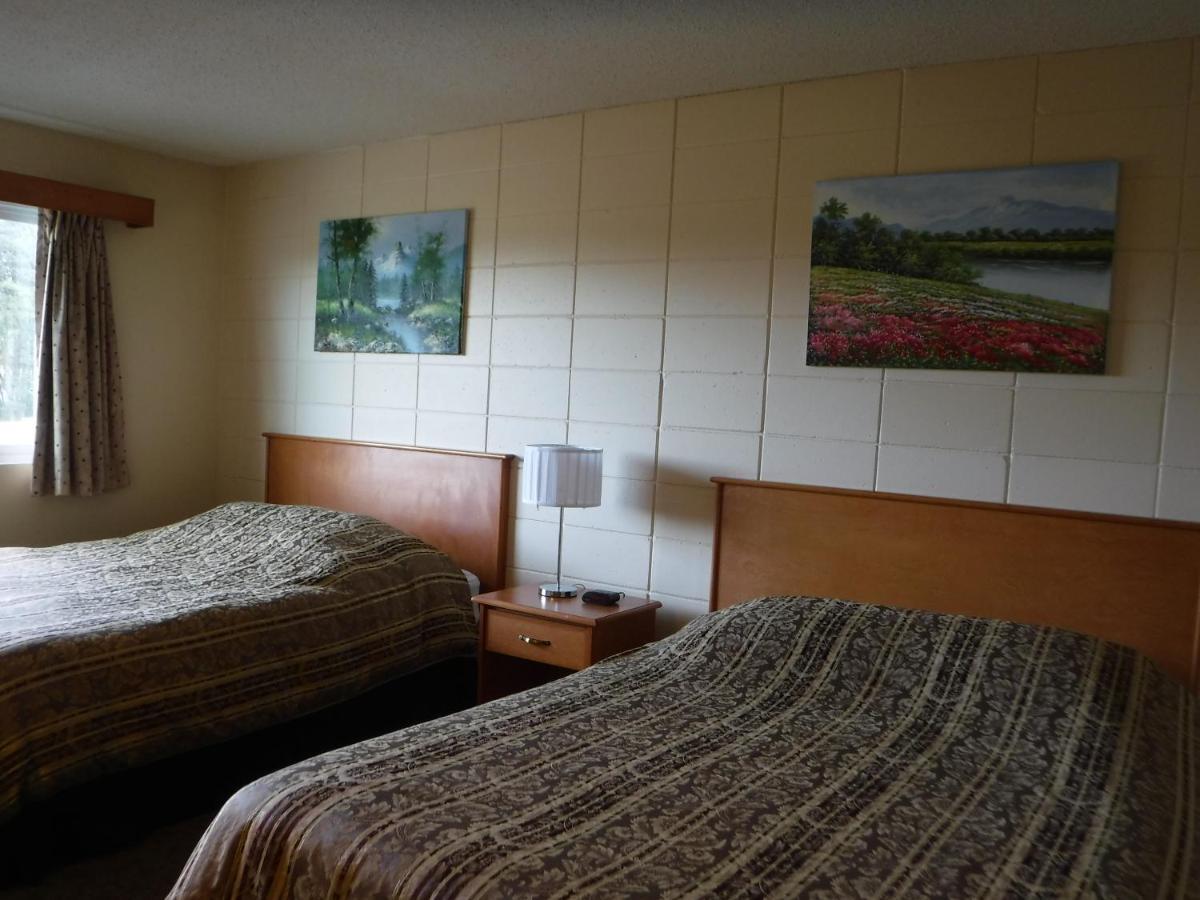 Haida Way Motor Inn พอร์ทแมคนีล ภายนอก รูปภาพ